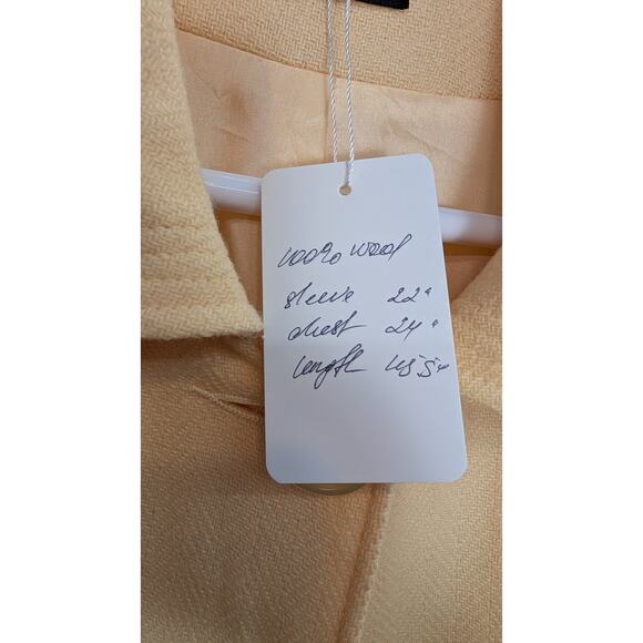 Vintage Butter Yellow Wool Coat - Trendy and Unique! - Picture 8 of 8